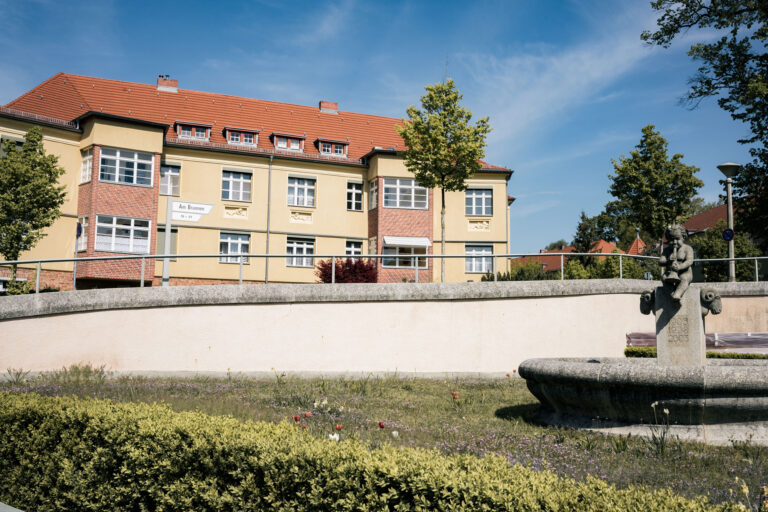 teltower-vorstadt-am-brunnen
